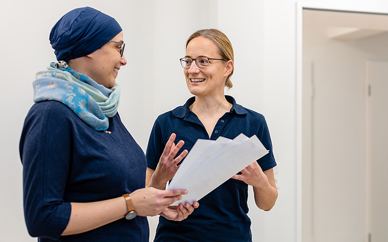 Anne Miersch und Dr. med. Regina Böhme sind die praktizierenden Ärztinnen in der Hausarztpraxis in Pönitz Das Team in der Hausarztpraxis in Pönitz lebt Hausarztmedizin in allen Facetten